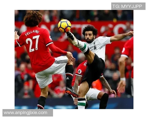 巴塞罗那与曼联激战正酣球迷热议精彩瞬间与战术分析